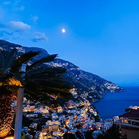 Paradise Apartment *