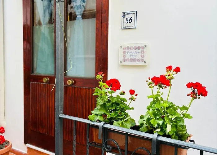 Apartment Paradise *